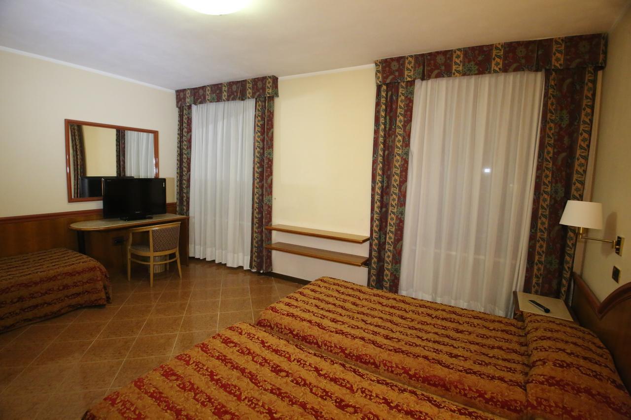 Hotel Paris Castel Goffredo Luaran gambar