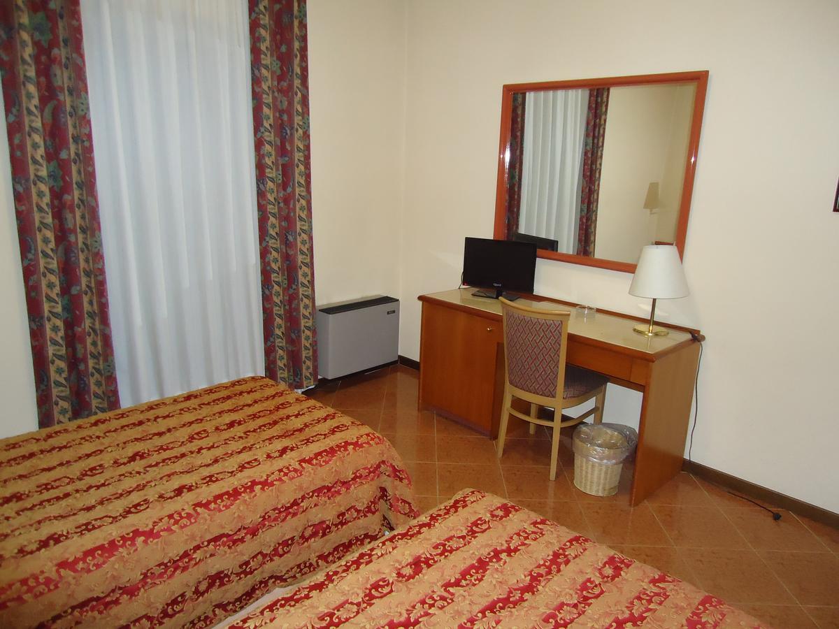 Hotel Paris Castel Goffredo Luaran gambar